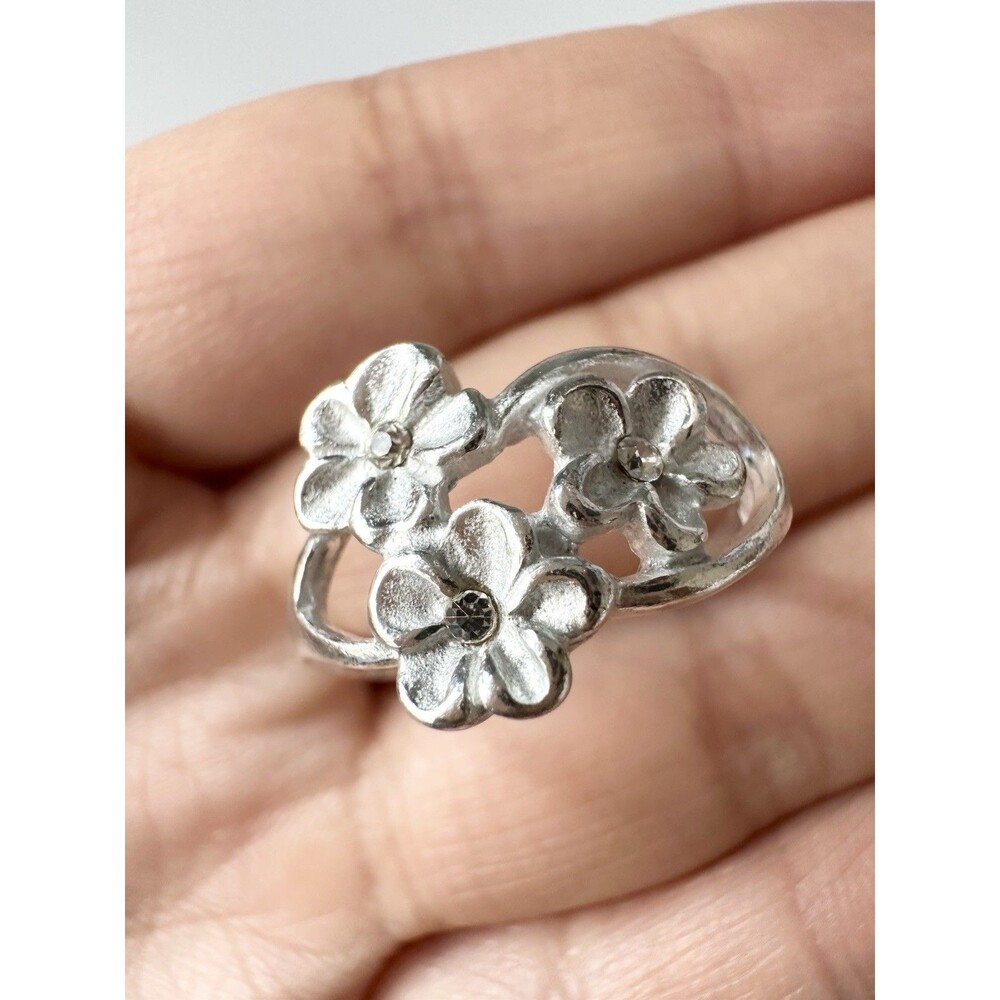 925 Sterling Silver Plumeria Crystal Ring Size 7.75
